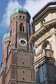 Die Frauenkirche - der Münchner Domn(©Foto: Martin Schmitz)